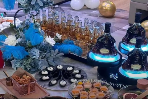 厦门全新KTV招聘模特日领兼职高待遇外地来车接包住宿